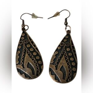 Elegant Bronze and Black Teardrop Earrings